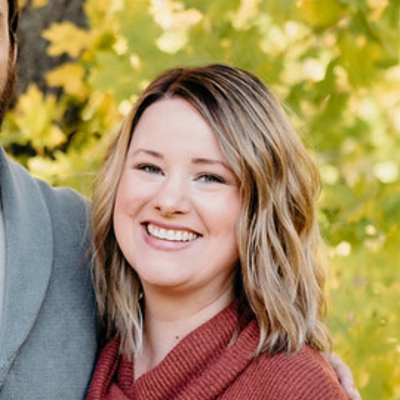 Meet your Posher, Nicole - Picture 1 of 1